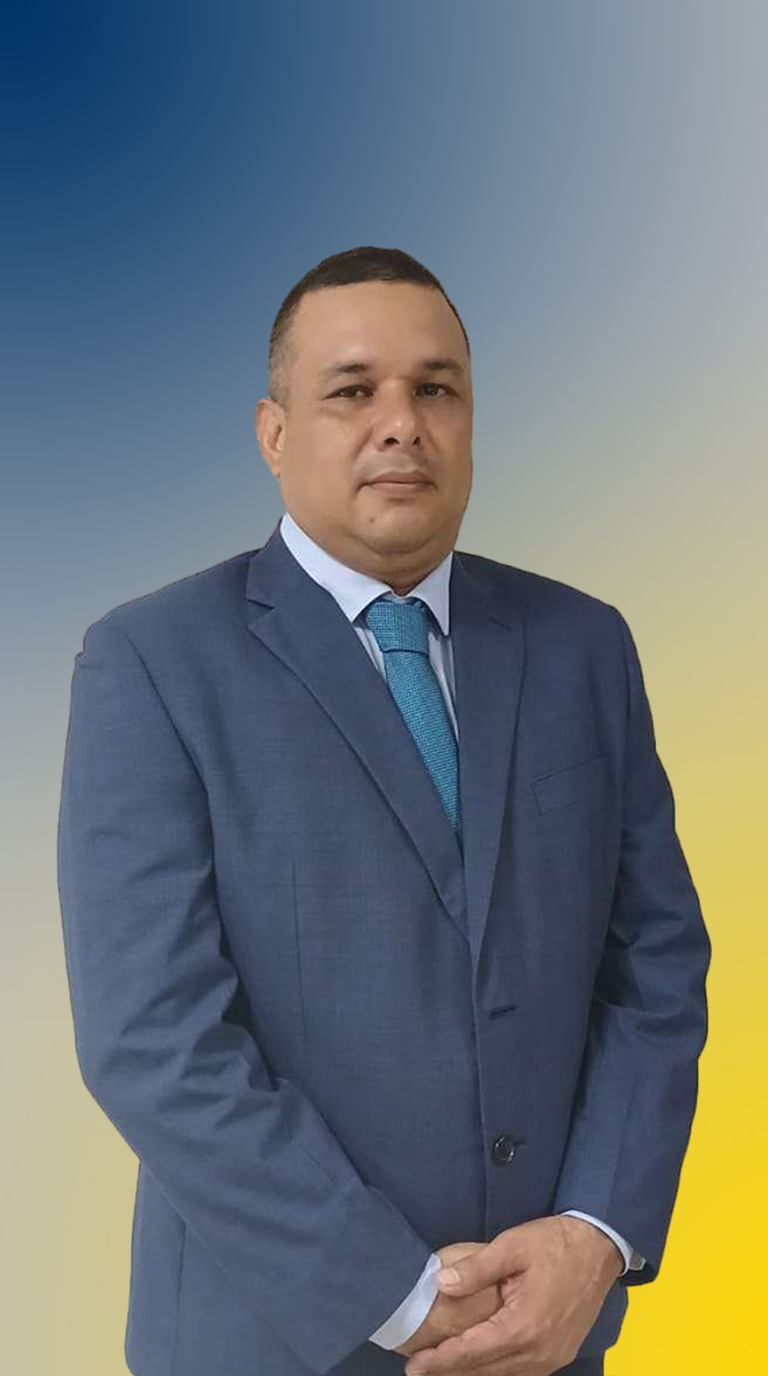 Lic. Pablo González